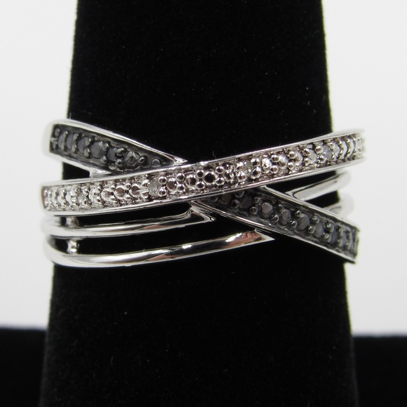 Jewelry - Vintage Size 7 Sterling Stylish Diamond Ring